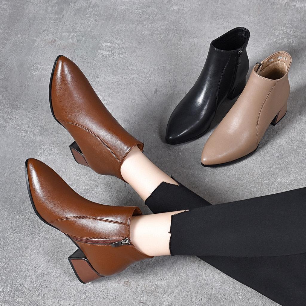 Leather Boots Women's Autumn and Winter Ankle Boots Pointed Head Thick Heel Temperament Short Boots Simple Cowhide Medium Heel Women's Fashion Boots