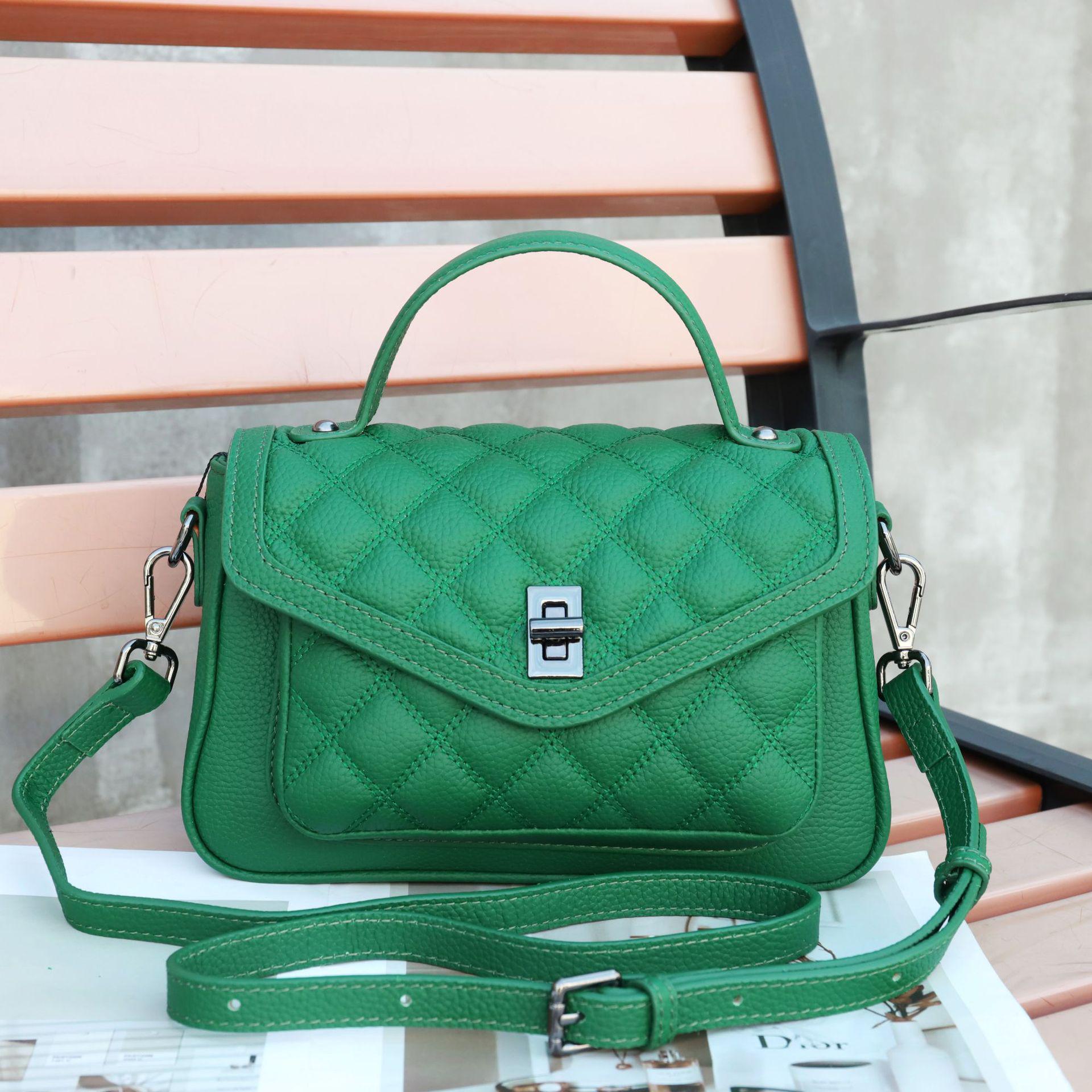 

Women s 2025 Trend Diamond Quilted Handbag: Fashionable Versatile Crossbody & Shoulder Bag 23cm x 8cm x 15cm