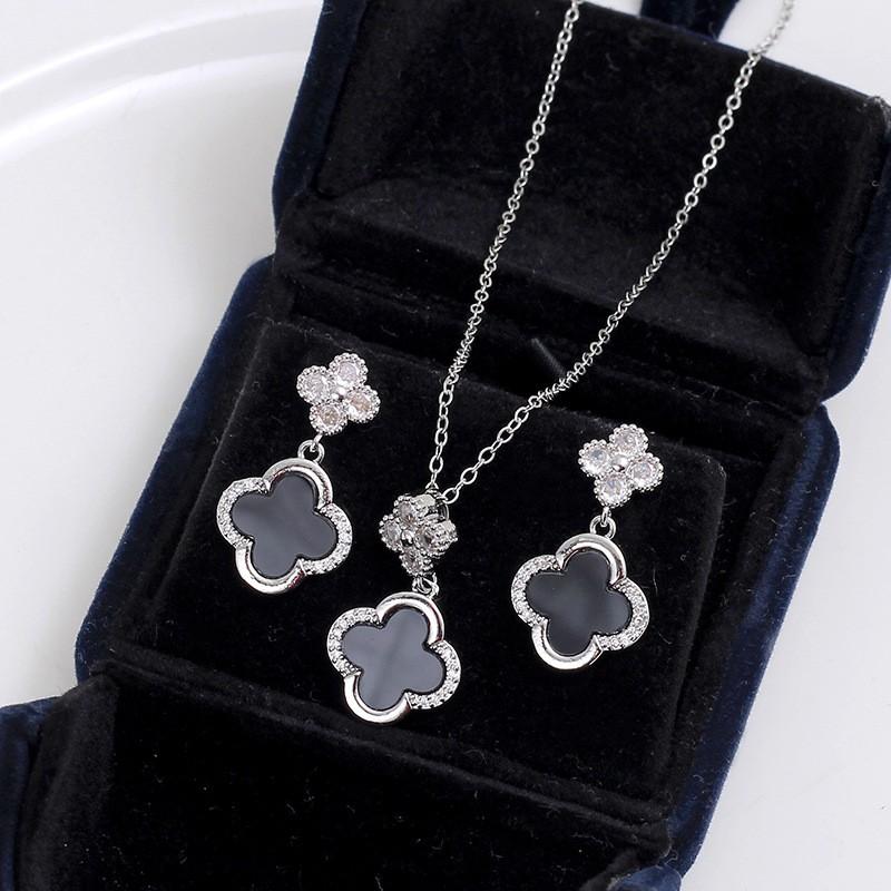 Elegant Zircon Lucky Clover Necklace Earring Set Women Light Luxury Geometric Pendant Jewelry Party Office Wear