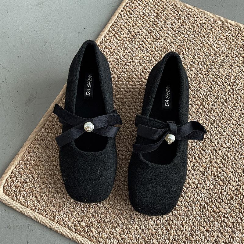 

Gentle Pearl Mary Jane Shoes Women s 2025 Spring New Bow French Hepburn Sweet Inner Heightening Single Shoes Tide 35