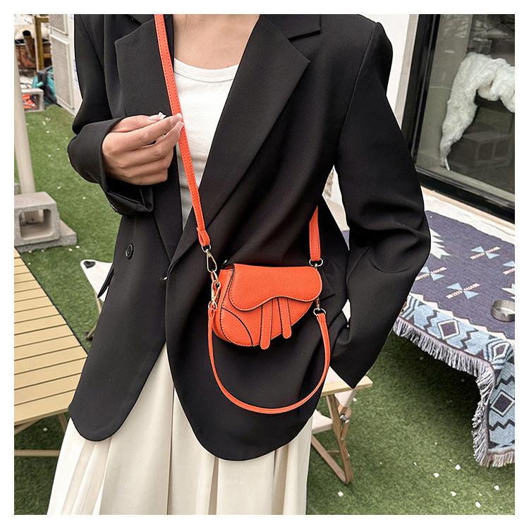 Stylish Cross-border Shoulder Bag 2023 Summer Pure Color Pu Saddle Bag Wholesale