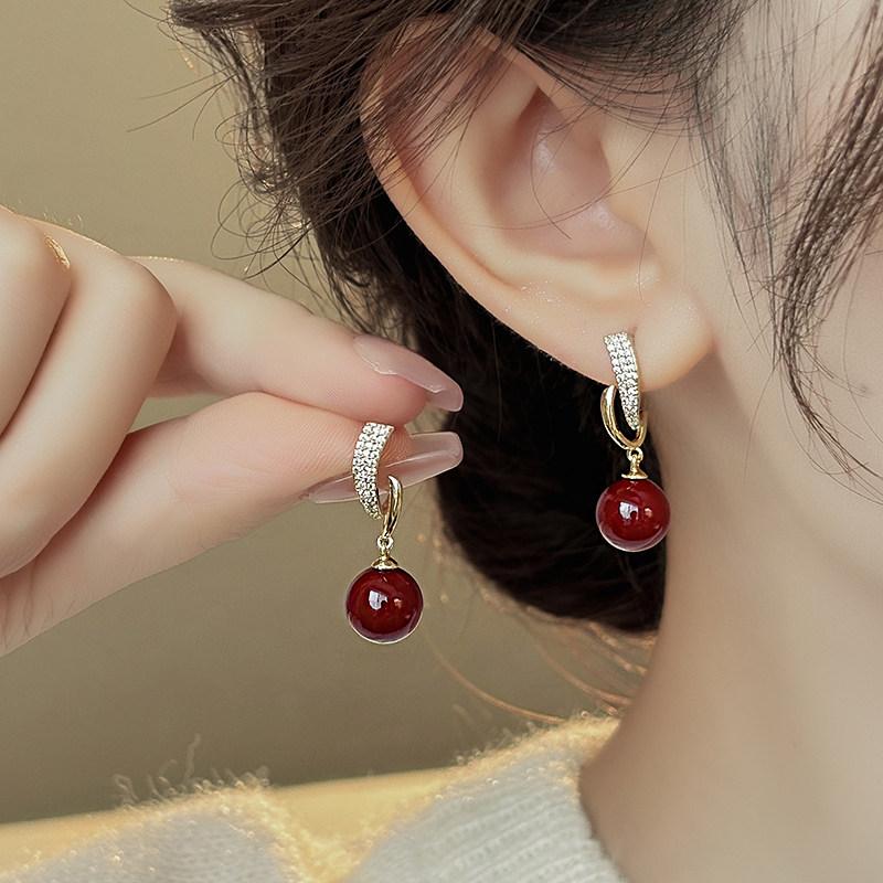 New Design Wine Red Pearl Pendant Metal Inlaid Zircon Hanging Earrings For Women's Light Luxury Jewelry Trendy Accessories