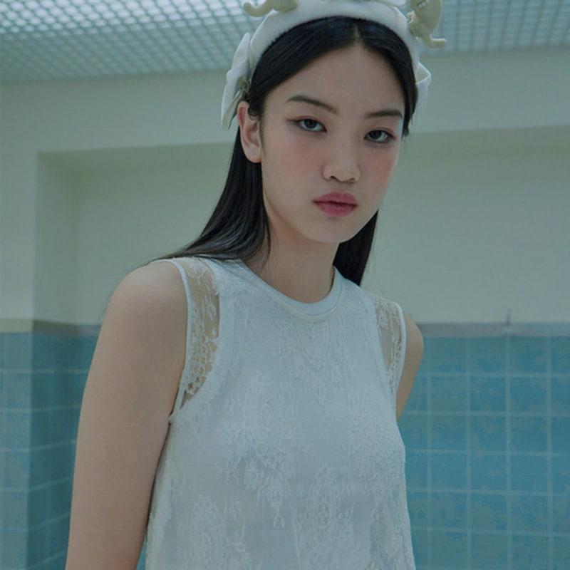 LOVUEE Purrfect White Crown Headband