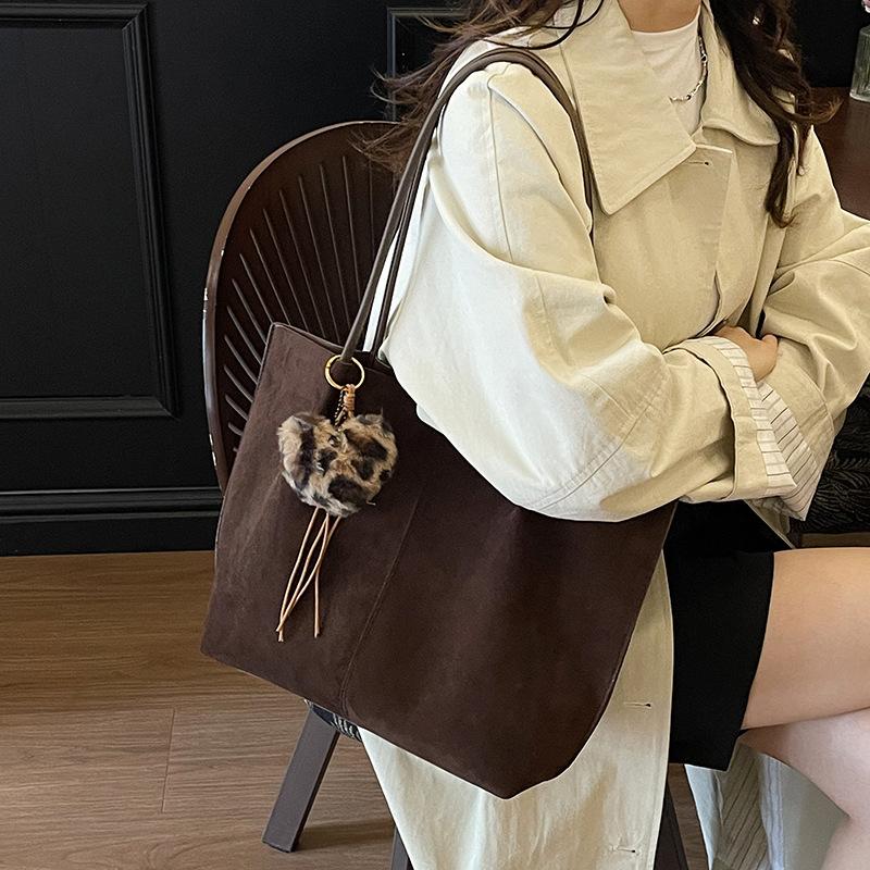 Premium Textured Bag Women's Large Capacity 2025 New Autumn and Winter Versatile Simple Retro Shoulder Bag Commuter Tote Bag