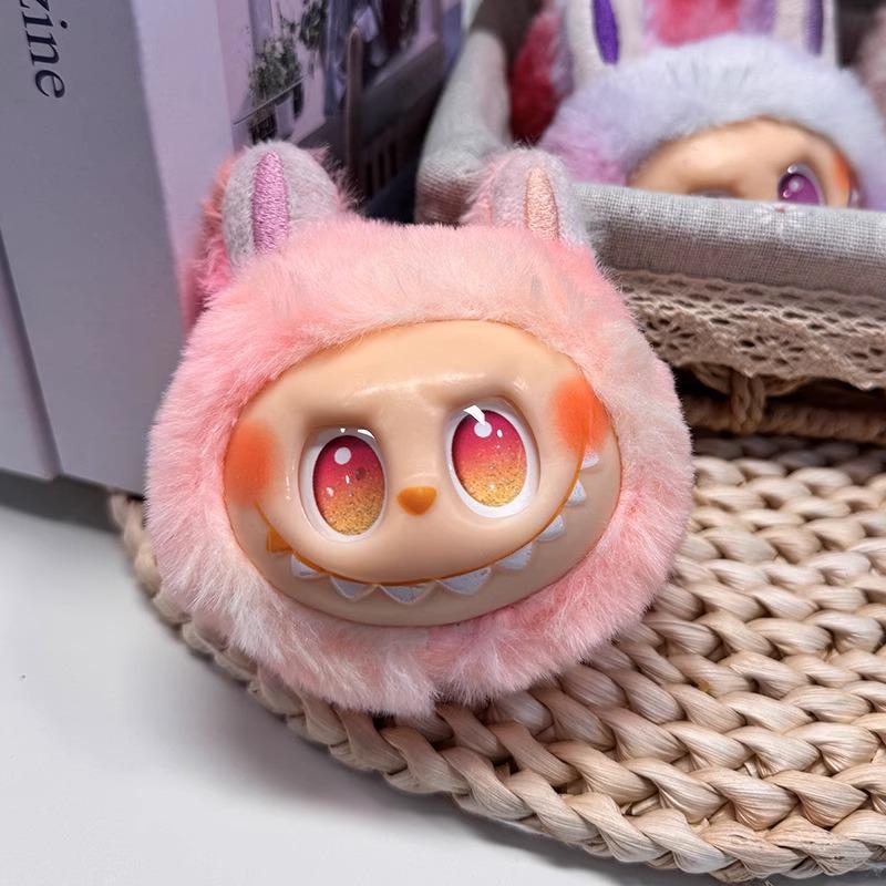 LABUBU Tlukot Srdce Makronka Slepá Krabička Klíčenka - POPMART Bubble Mart Série Vinylová a Plyšová Panenka