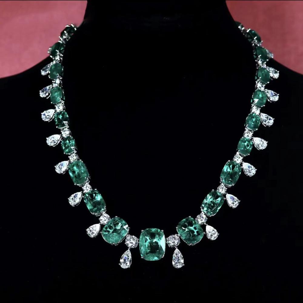 

Luxury Necklace with Glass Body Emerald and High Carbon Diamond for Women Elegant Banquet Dress Jewelry Set