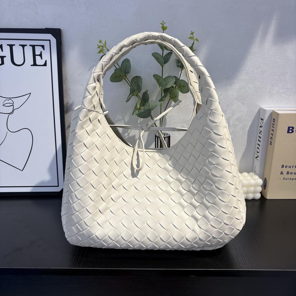 Cross-border bag women's large-capacity 2026 new trendy fashion woven portable bucket bag versatile commuter tote bag