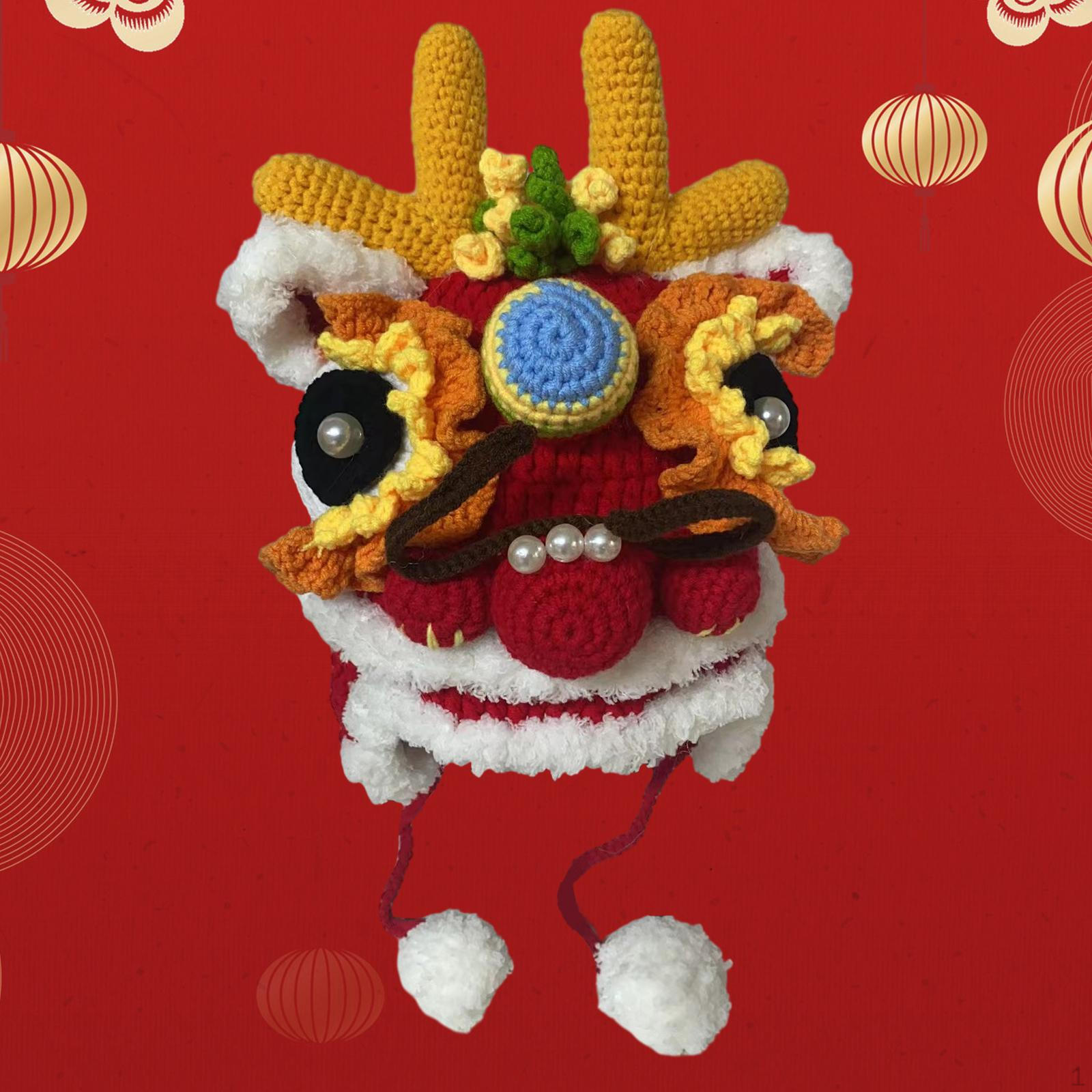 

Вязаная шапка с драконьей тематикой для зимних праздников Adults L