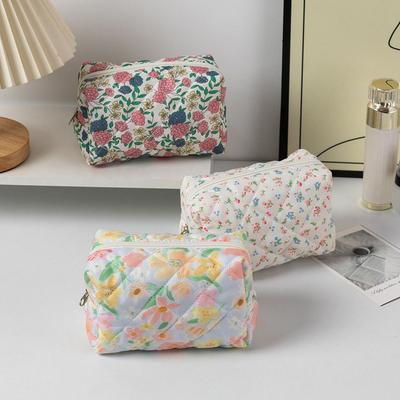 Portable Quilted Cotton Cosmetic Bag Large Capacity Travel Organizer Toiletry Bag Flower Printed Storage Bag
