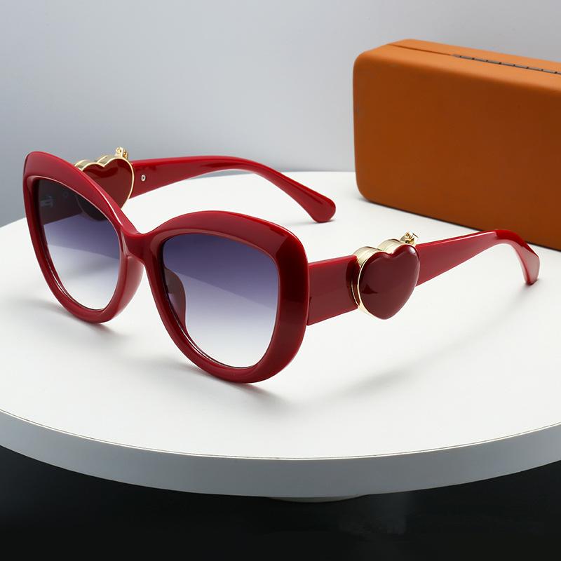 Brand New Love Heart Shaped Sunglasses Women Luxury Design Oversized Cat Eye Gradient Sun Glasses for Female