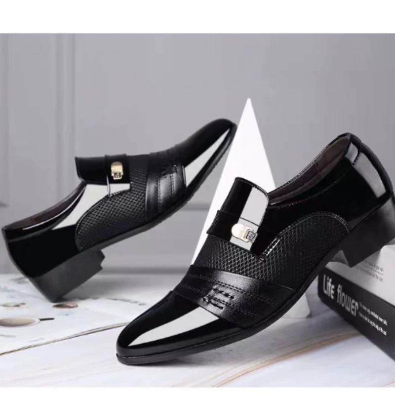 Fashion Patent Leather Shoes for Men Business Loafers Slip on Oxford Men's Shoes Moccasin Glitter Pointed Toe Footwear Men Zapatillas