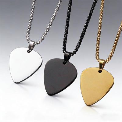 Collana Cuore Personalizzata in Acciaio al Titanio con Ciondolo Plettro per Chitarra in Acciaio Inossidabile Inciso