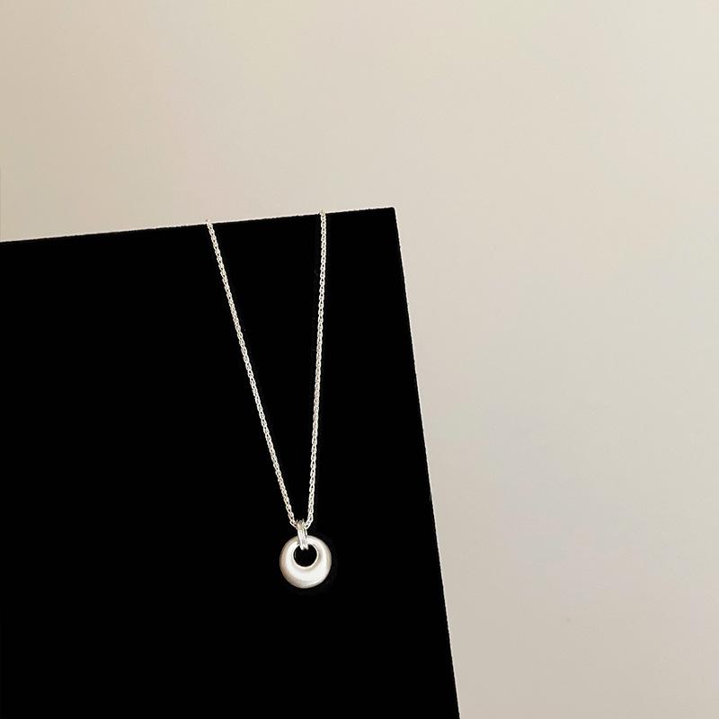 

Новое китайское ожерелье с подвеской в виде пряжки безопасности для женщин, нишевое, высокого класса, чувственное, легкое, роскошное, ретро, модное, универсальное, цепочка на шею, цепочка на свитер