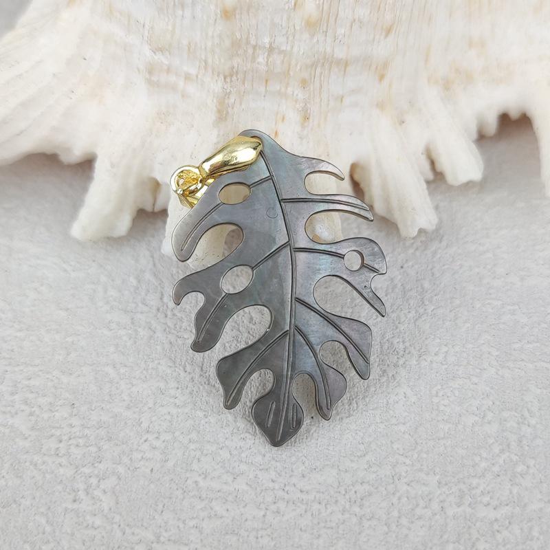 Natural Seashell Leaf Clavicle Chain with Camellia Pendant