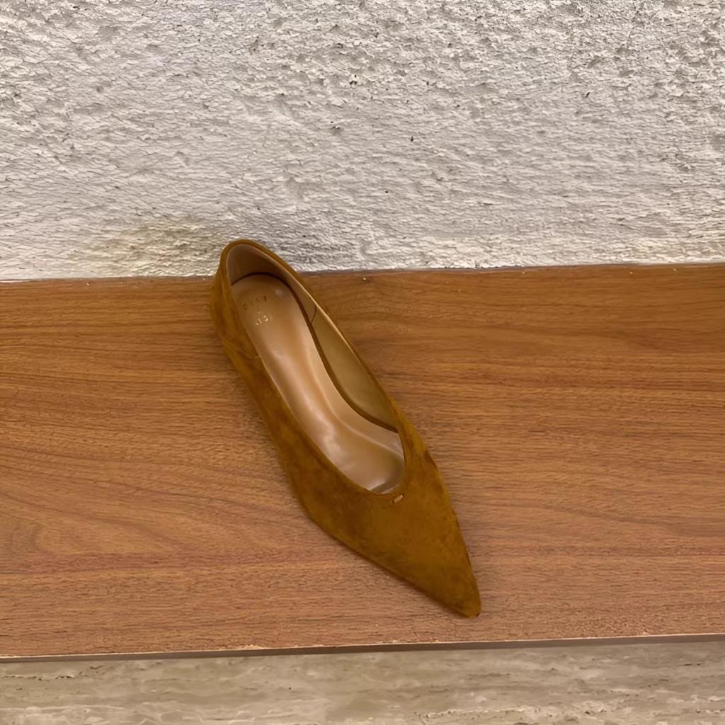 2025 new pointed Korean minimalist retro small single shoes~ autumn shallow mouth commuting versatile low-heeled women's shoes