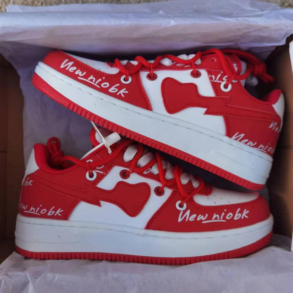 Fashion 2024 New Style Couple Heart Shaped Sneakers High Quality Women's Casual Sports Shoes Stylish Lace-up Men's Flats Couple Shoes