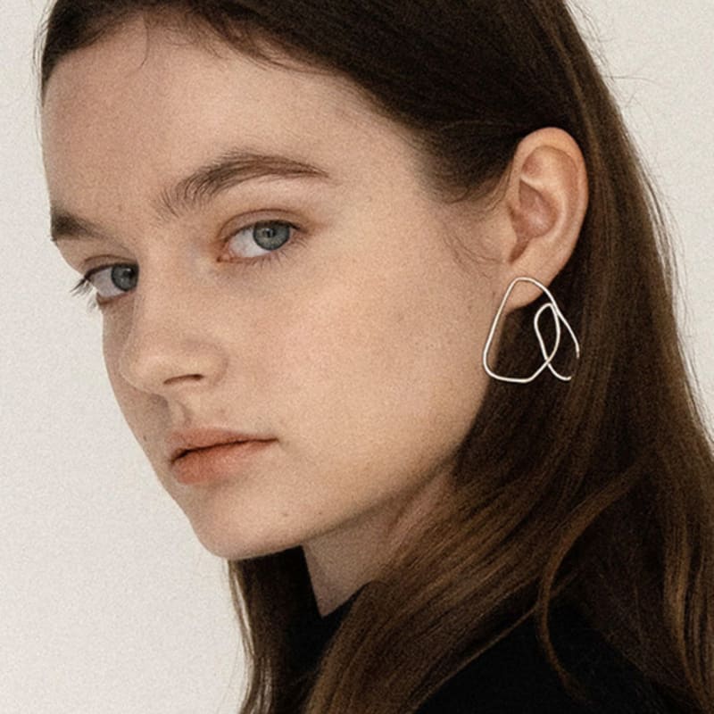 

REINDEER FRAGMENTS EARRING 46 Silver