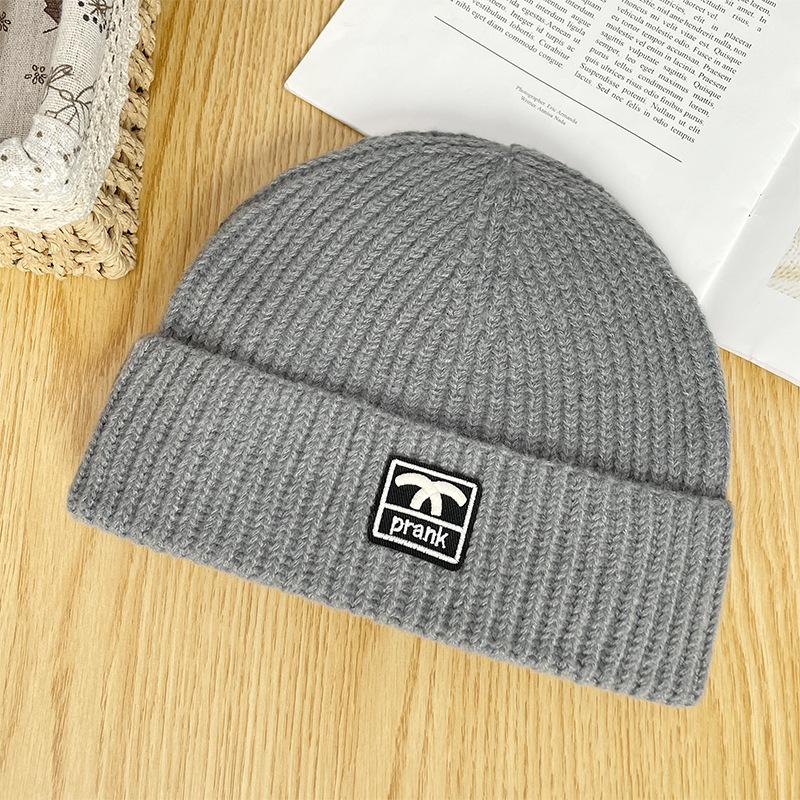 New Simple Letter Woolen Hat for Women in Autumn and Winter Warm Knitted Hat Outdoor Versatile Ear Protection Face Small Cold Hat for Men
