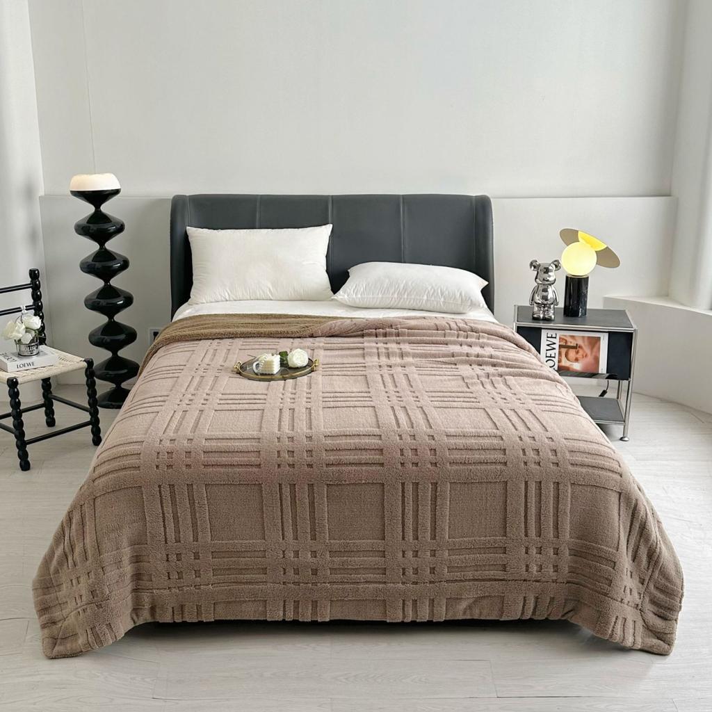 Nine-Grid Double-Layer Blanket Thickened Same Color Lamb Wool Skin-Friendly Comfortable Multi-Functional Leisure Nap Blanket