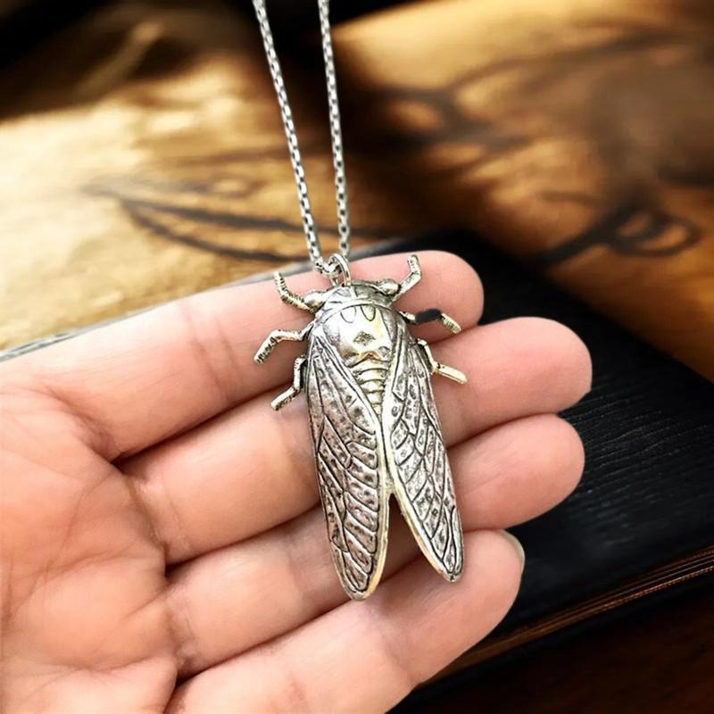 Fashion Retro Insect Cicada Pendant Necklace Metal Unisex Men's Halloween Party Jewelry Gift Accessories