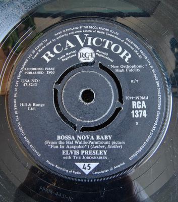 7inch Record ELVIS PRESLEY THE JORDANAIRES Bossa Nova Baby RCA1374 RCA Victor 1963 UK Rock Used