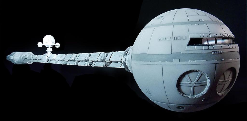 PLATZ Moebius Model 2001: A Space Odyssey Discovery 1/144 Scale Plastic Model MOE2001-3 (Spaceship)