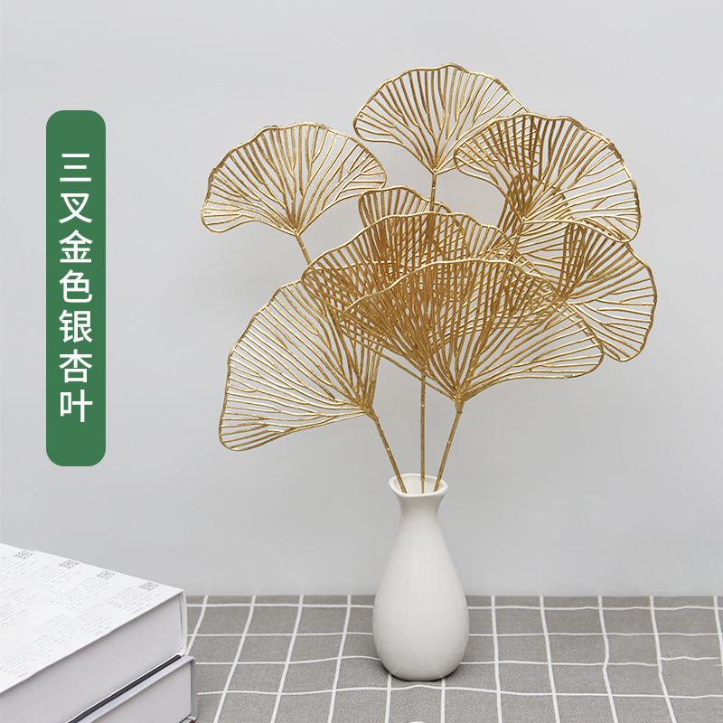 1 Stiel Goldfarben Simulierte Ginkgo-Blätter Getrocknete Blumen 3 Zinken Künstliche Kunststoffblätter für Heimzimmer Hochzeitsdekoration