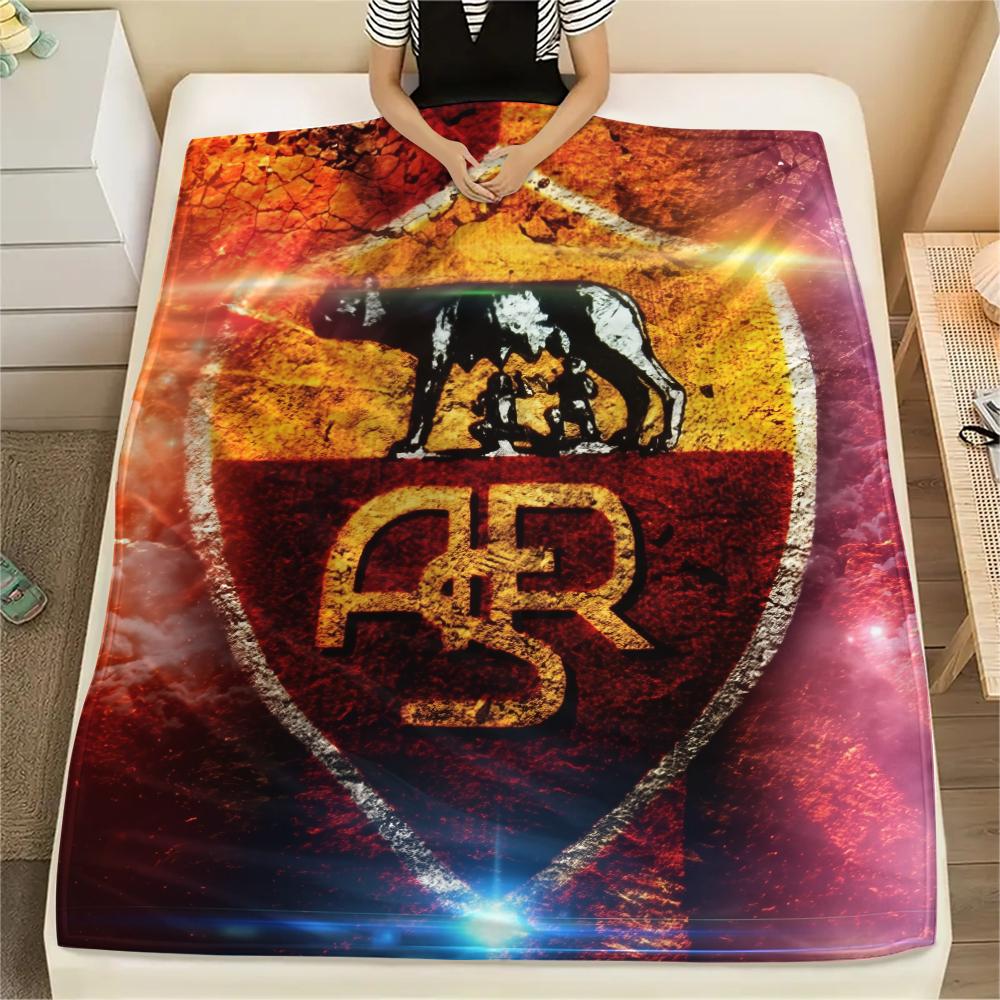 Logo echipă AS Roma, model Pătură de Flanelă, Calitate înaltă Confortabilă pentru Toate Anotimpurile, Decor Casă, Căldură și Confort, Perfectă pentru Cadouri.