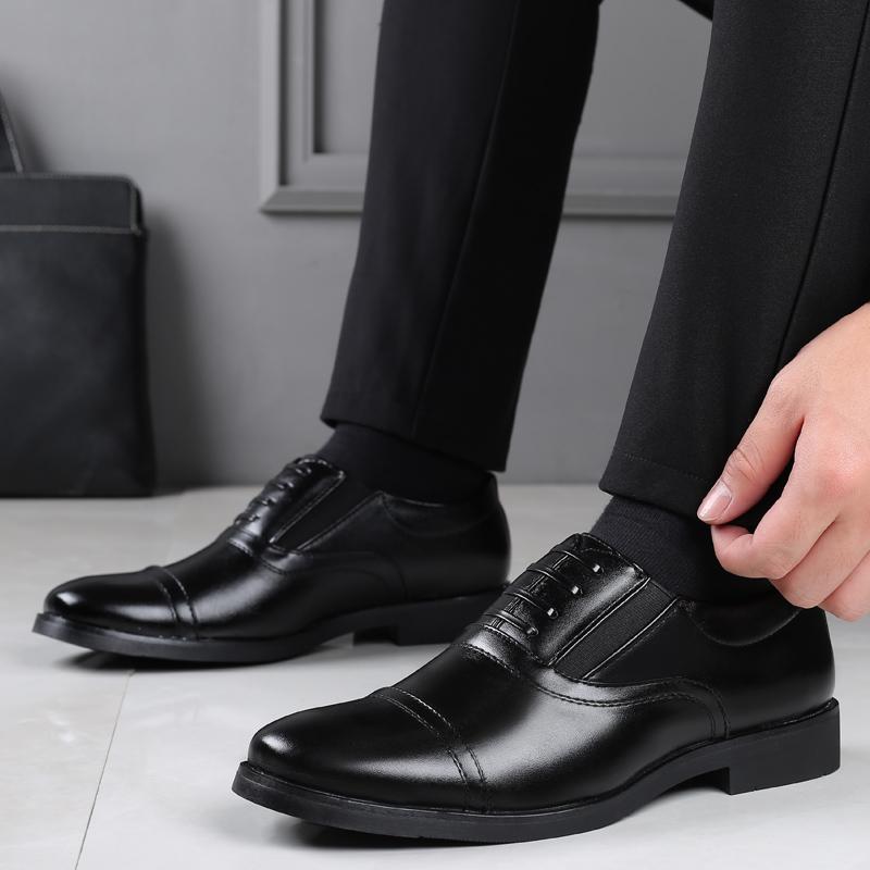 Hochwertige Formelle Business Herren Kleiderschuhe Atmungsaktives Leder Herren Freizeitschuhe Italienische Luxusmarke Rutschfeste Herren Fahrschuhe