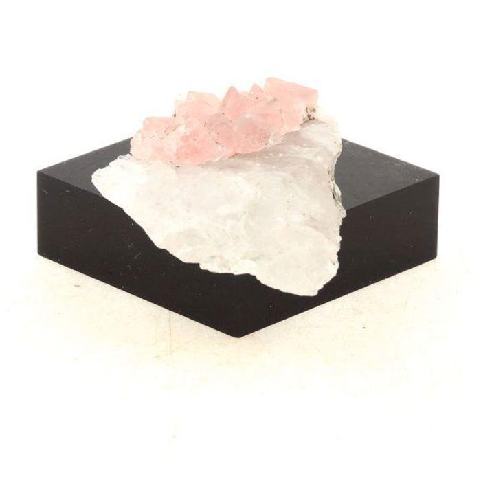 Pierres et Minéraux. Fluorite Rose + Quartz. 44.55 ct. Talèfre, Massif du Mont-Blanc, France.