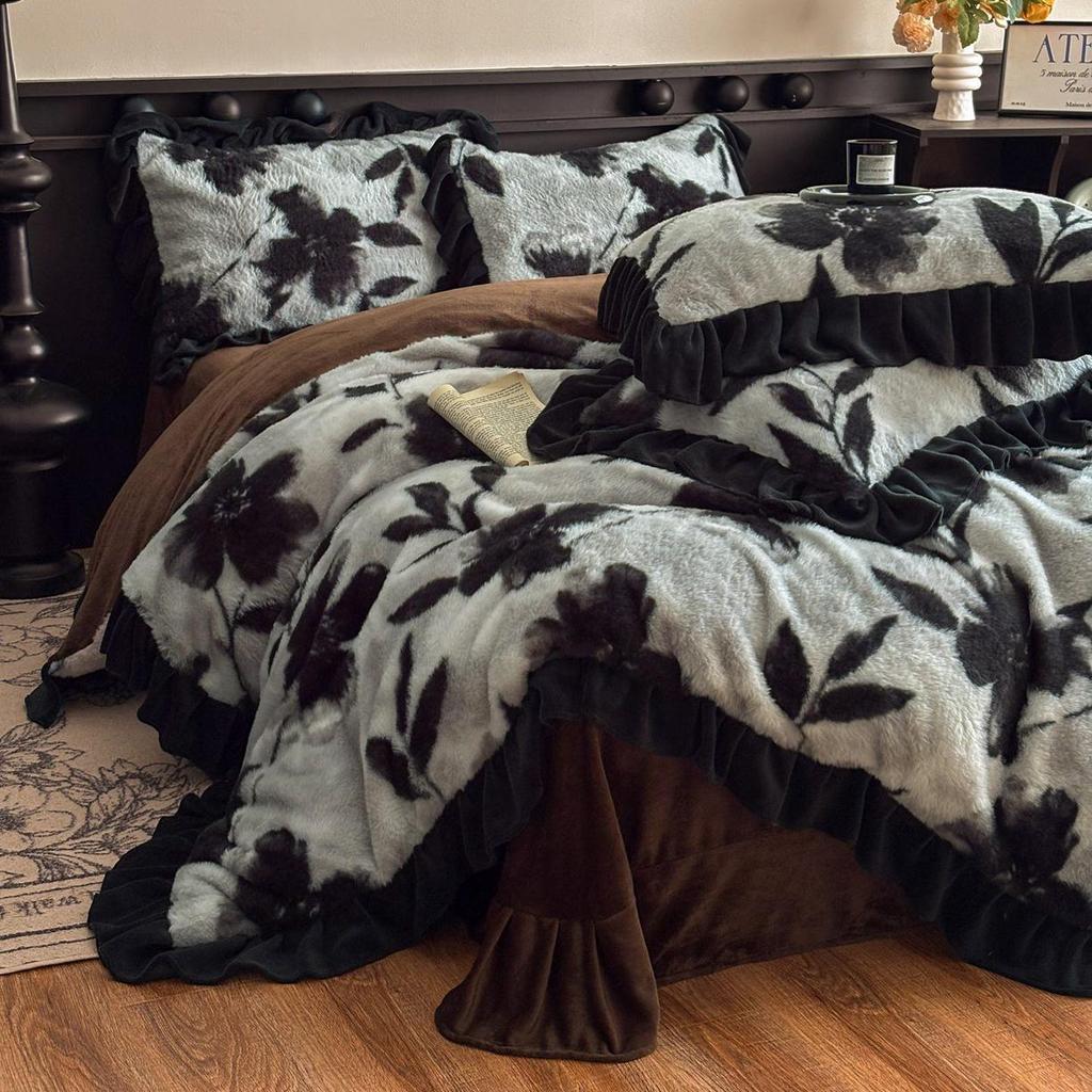 Korean-Style Four-Piece Velvet Bedding Set with Lace and Rabbit Fur: Includes High-Gram Fitted Sheet, Duvet Cover, and Plush Bed Sheet.