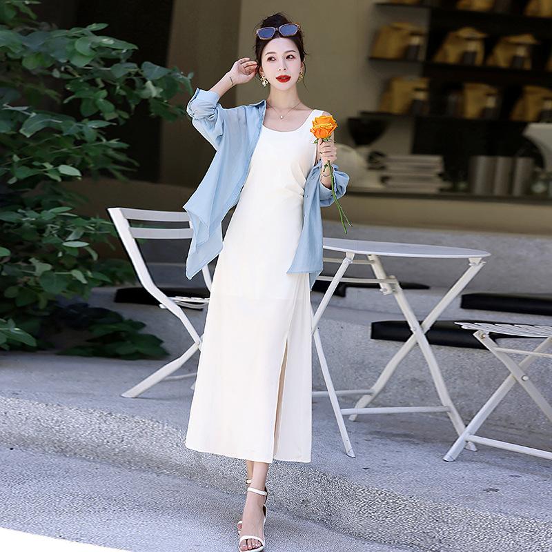 

Популярный в этом году летний комплект-двойка — это шикарное и красивое платье на бретелях, дизайнерское, солнцезащитное, с рубашкой. XXL