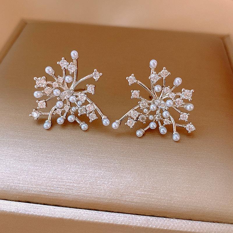 Cold wind super flash zircon snowflake fireworks stud earrings temperament versatile earrings earrings