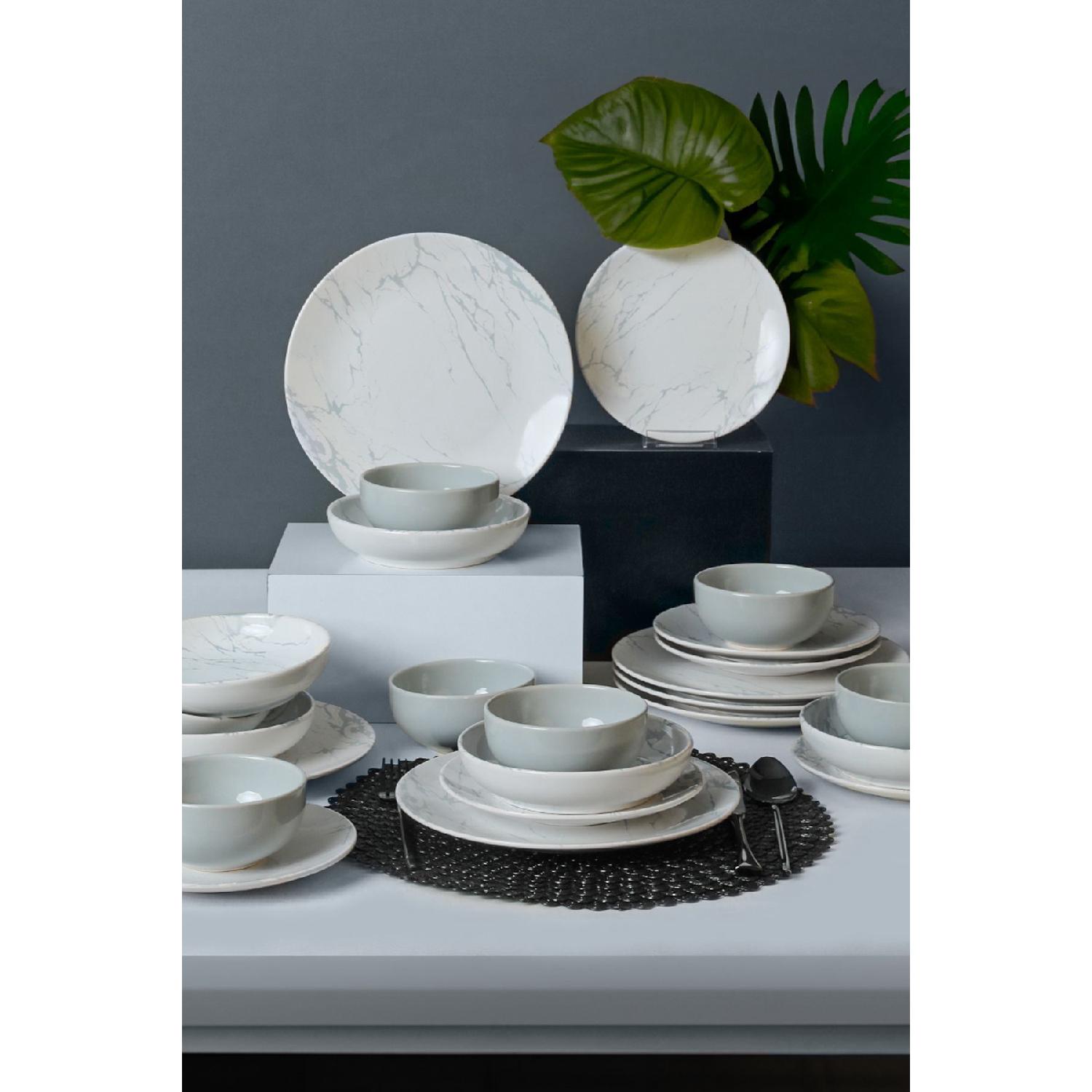 

Мраморный обеденный сервиз из 24 предметов на 6 человек белый