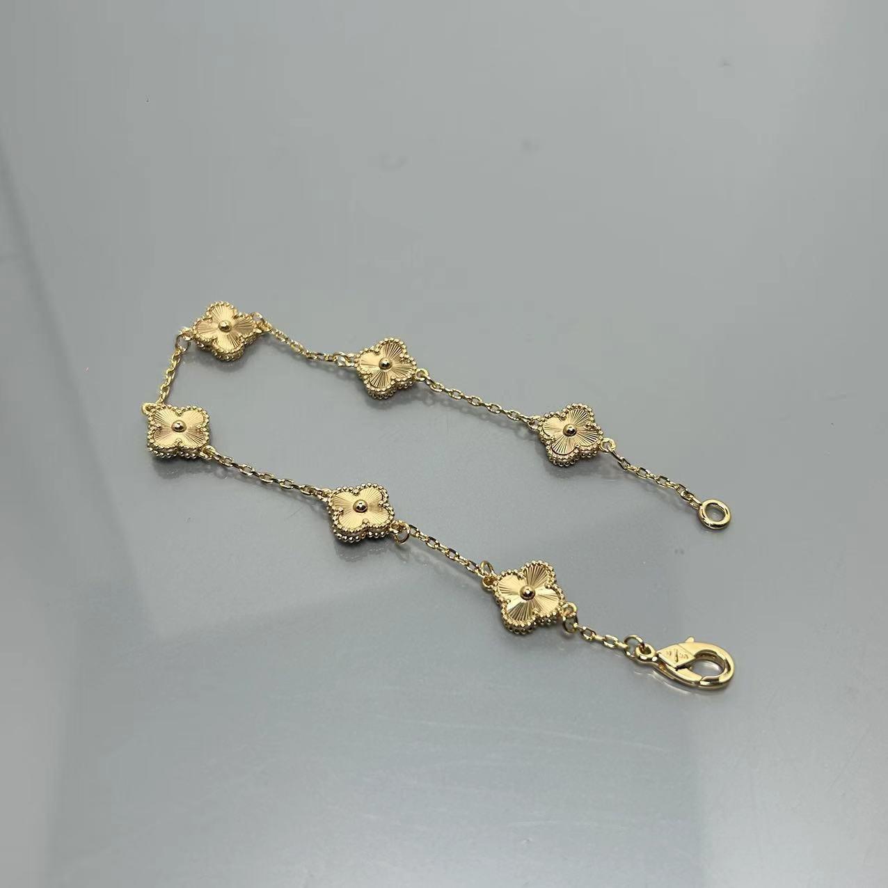 

Four-leaf Clover Mini Six-flower Bracelet for Women High-quality Summer Bangle Elegant Bracelet V gold