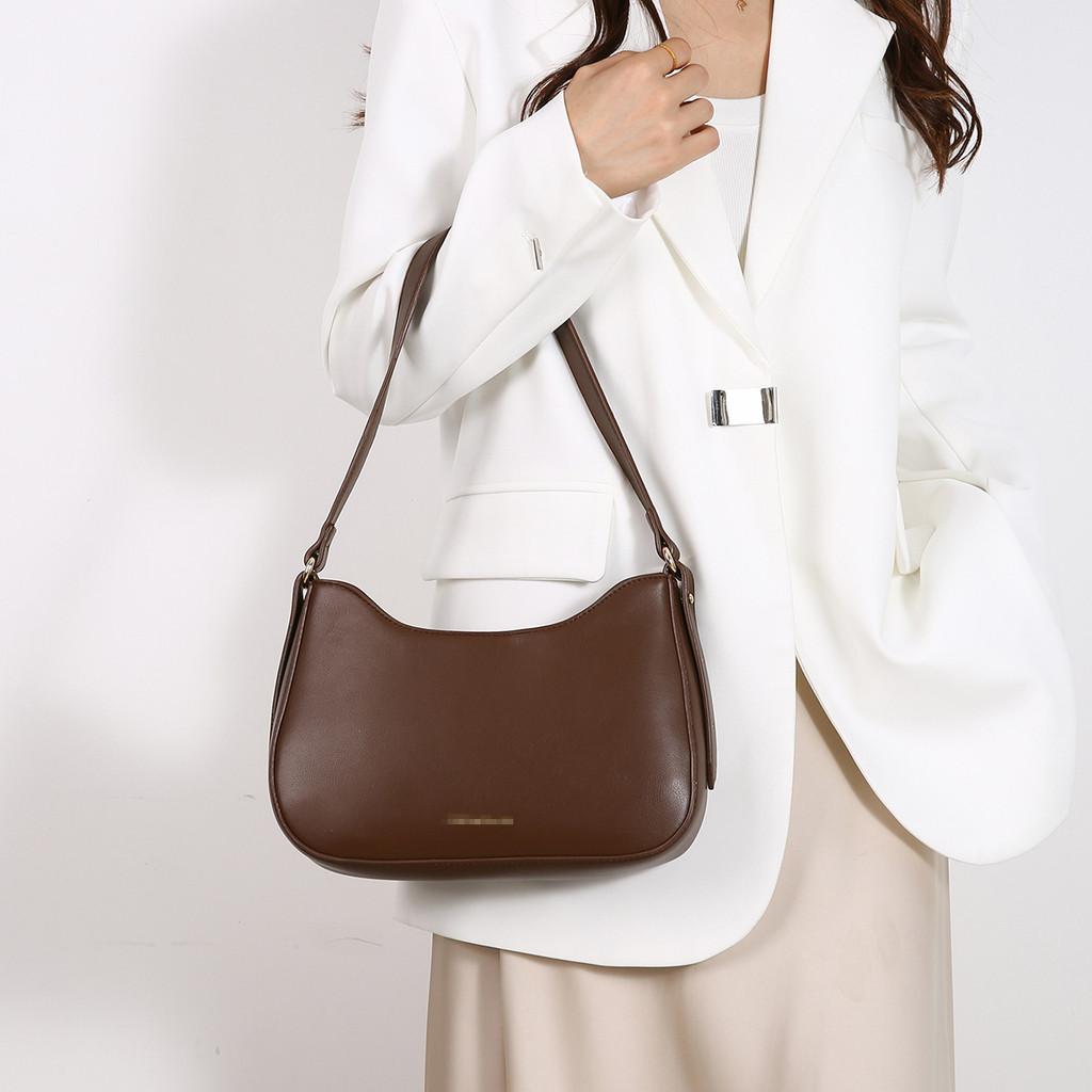IELGY Korean Version Crescent Bag Fashion Texture Shoulder Bag Large Capacity Retro Underarm Bag Portable