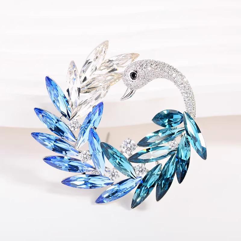 

Swan Brooch, Women s Retro Gradient Imitation Crystal Animal Brooch, Fashionable Coat and Jacket Pin