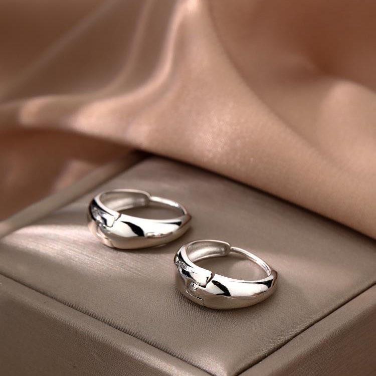Women's Light Luxury Hoop Earrings, Sleep-Friendly Design, Perfect for Autumn/Winter