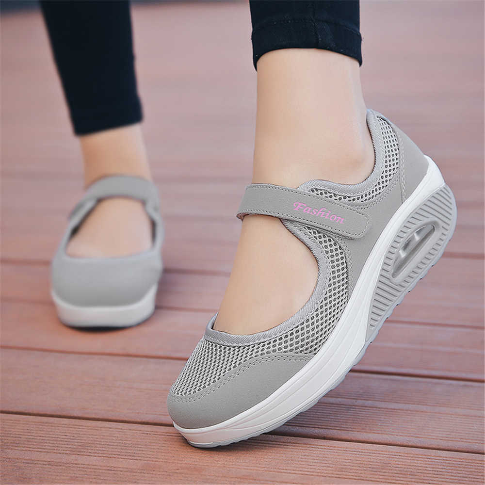 Thick Bottom Lazy Casual Shoes Vulcanize Premium Sneakers Vintage Boots Women Sport Workout Footwear High Quality Resort