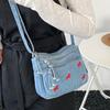 Borsa a tracolla da donna in denim ricamata con pony, borsa a tracolla