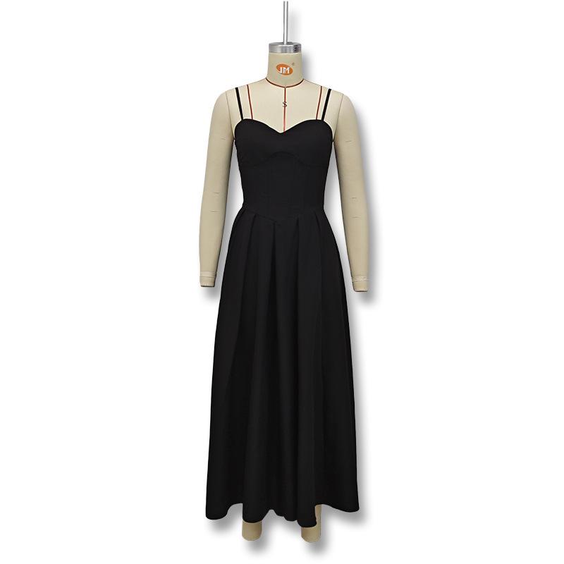 Herbstliches Kleid mit schwarzen Trägern im französischen Stil: Elegant, Taillenbetonend, Tiefes V Sexy Design