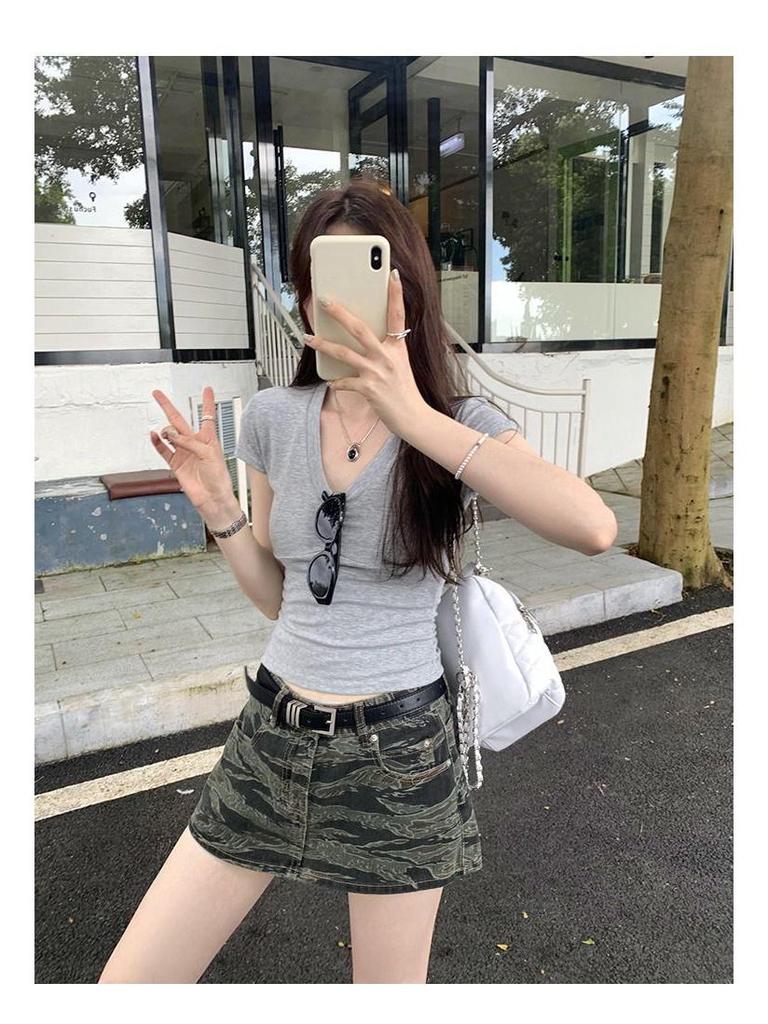 Women's White V-Neck Short-Sleeve Slim-Fit T-Shirt - Sexy Summer Style