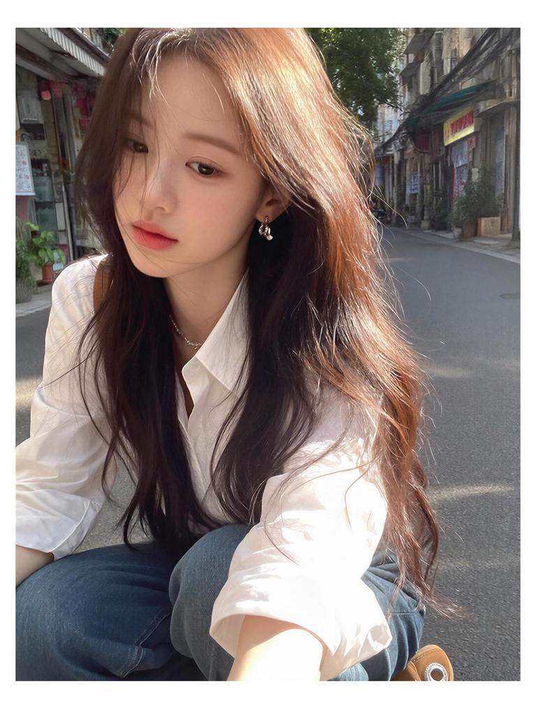 Women's High-End White Shirt: Stylish, Loose-Fit, Age-Reducing Spring/Autumn Top (2026 Collection)