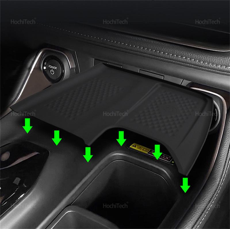 Fast Wireless Charging Pad Non-Slip Mat Car Storage Lightweight Phone Wireless Charger Mat for Toyota Grand Highlander 2025-2025