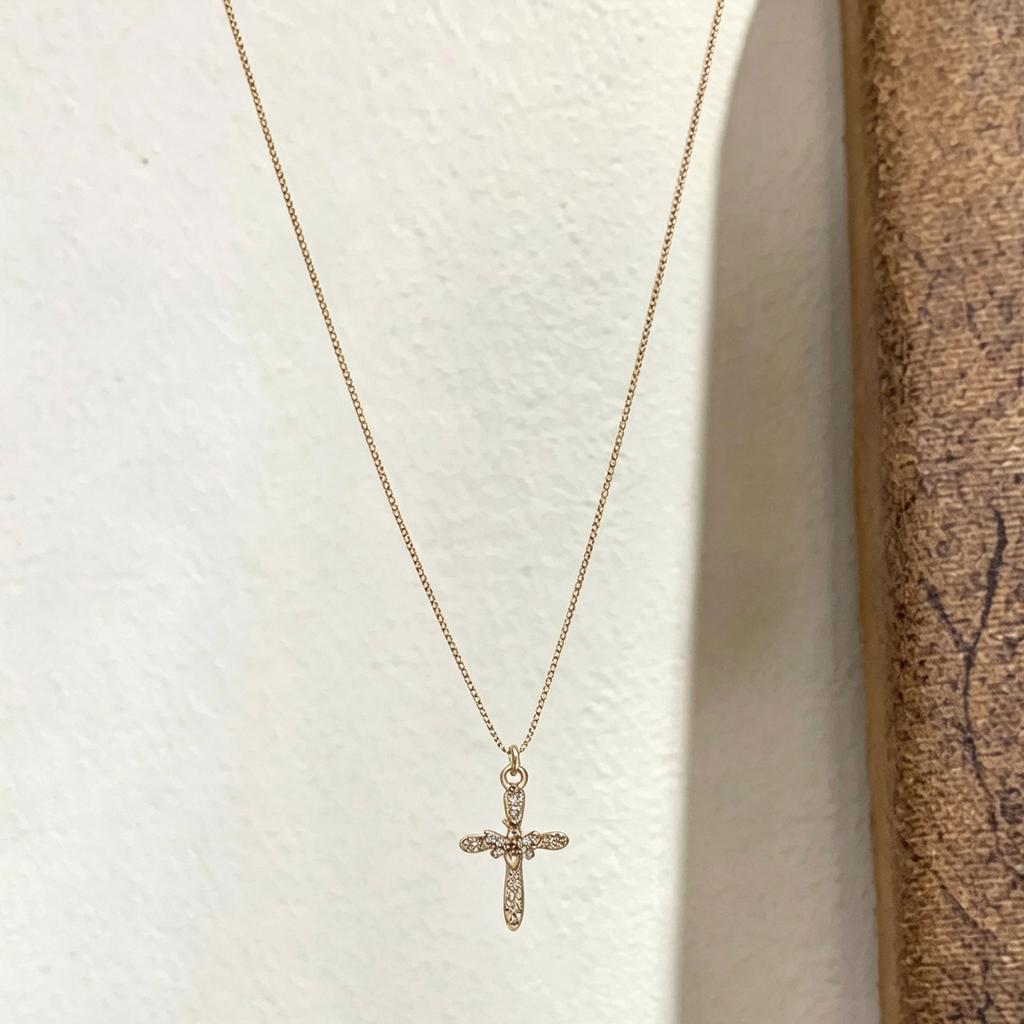 Stylish and Simple Cross Pendant Necklace Female Personality Light Luxury Versatile High Sense Collarbone Chain