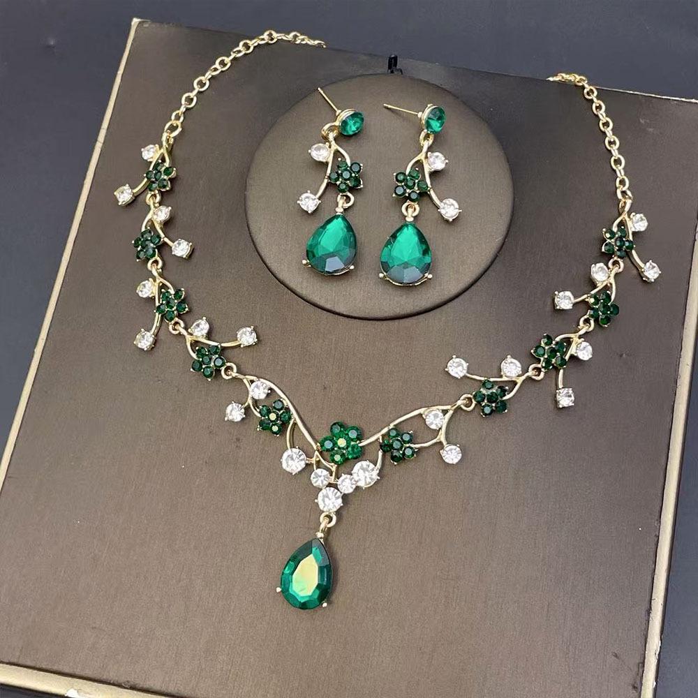 

New Fashion Temperament Flower Rhinestone Super Flash Necklace Earrings Set Bridal Dress Necklace Accessories 2026 45CM