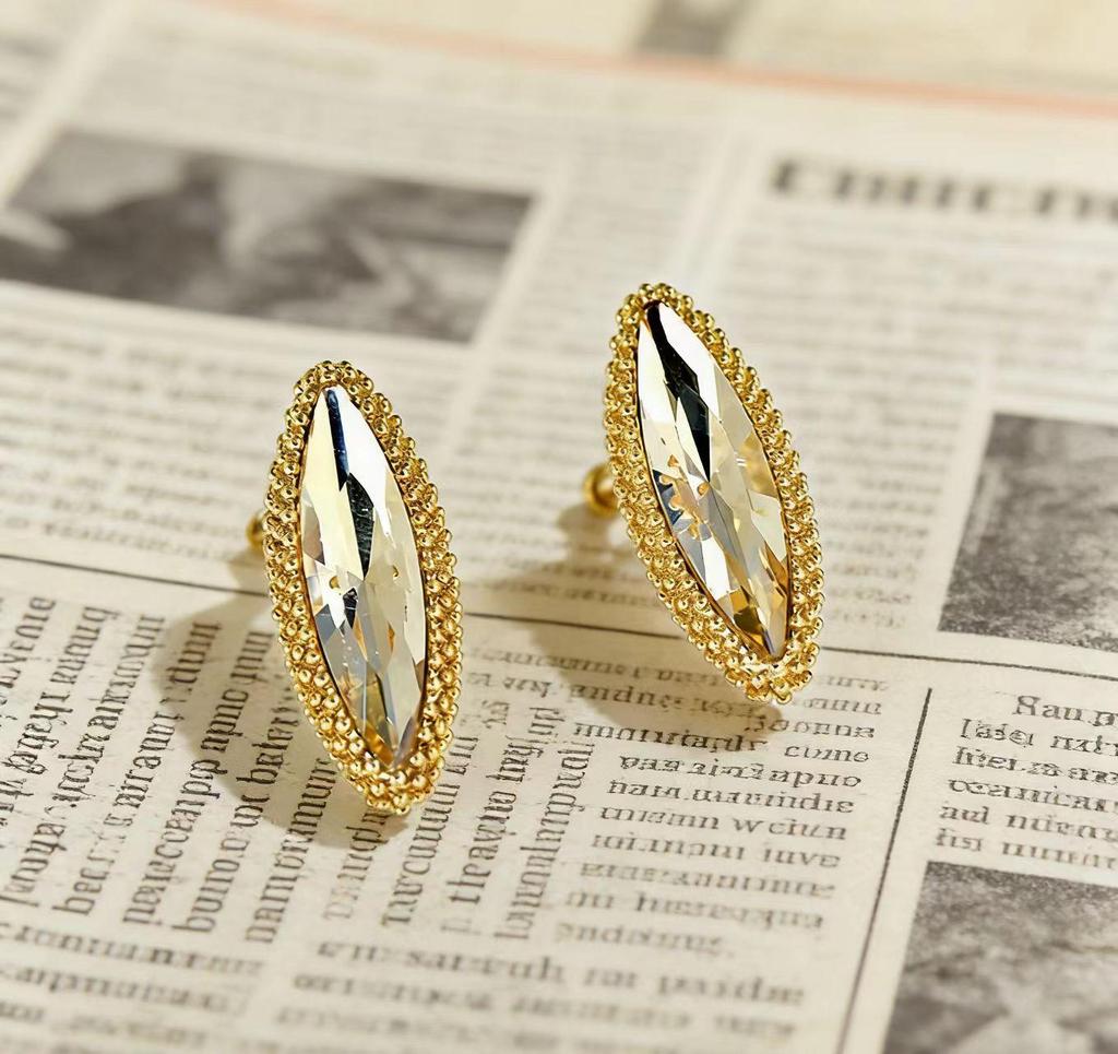 Gold Water Drop Rhinestone Earrings: French Niche Luxury Design for Women