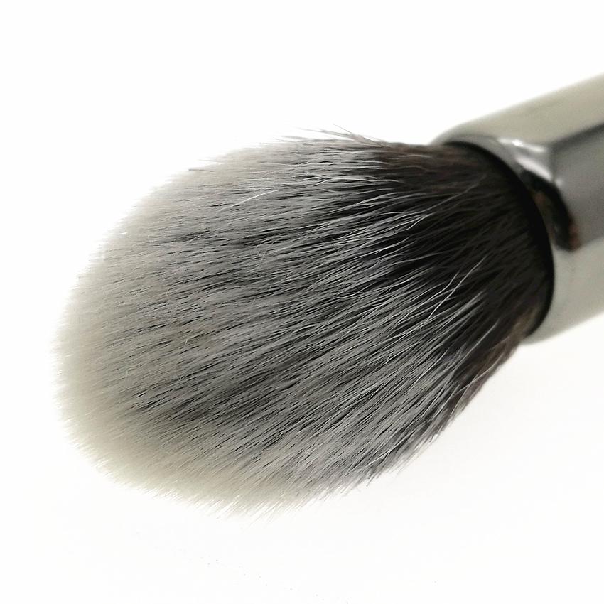 Sywinas 1pc tapered highlighter Brush #A05 high quality blending blusher makeup brushes.