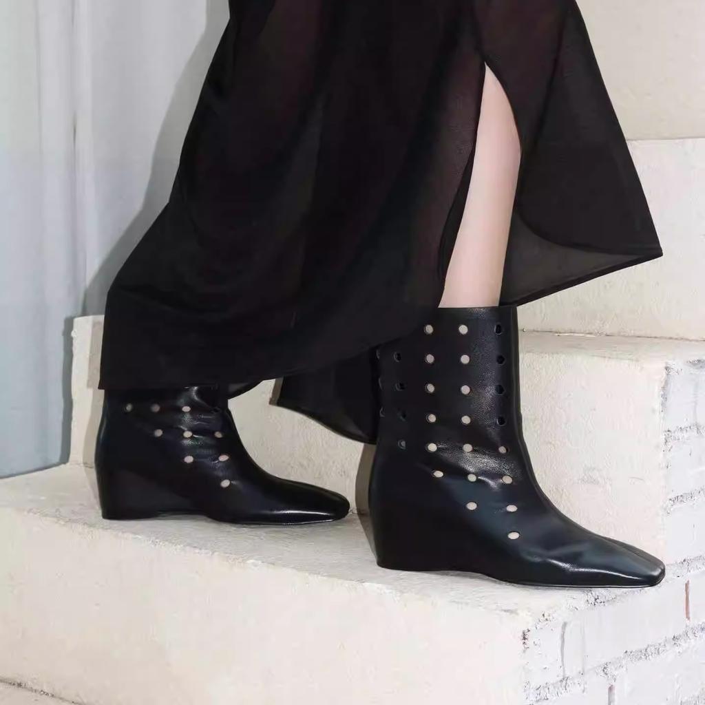 Sheepskin version~ Design sense leather wide tube hole western boots women's retro hollow breathable Maillard cool boots net boots