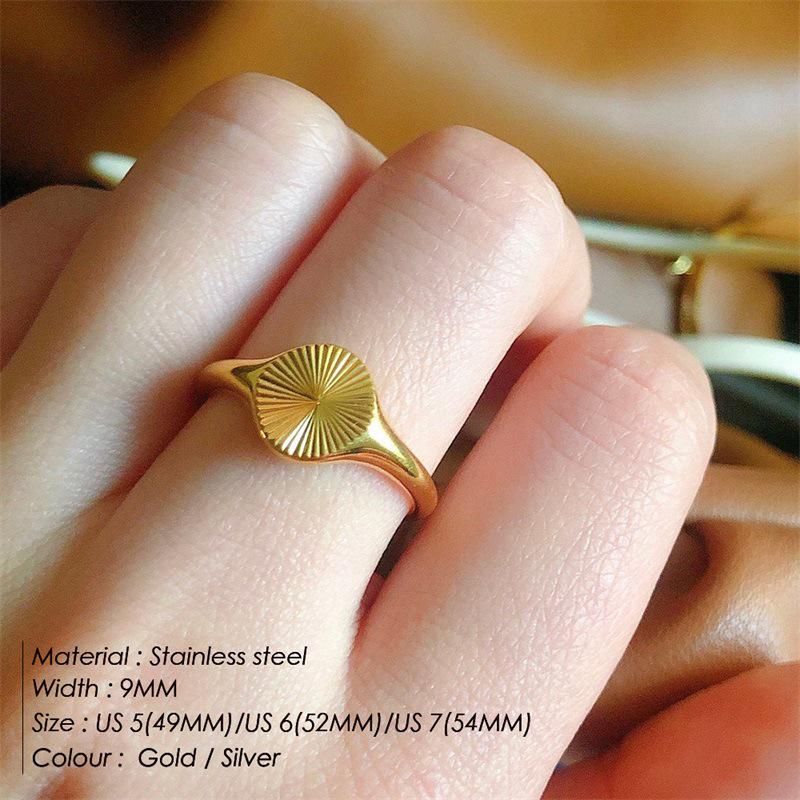 18K Gold Plated Sunflower Wavy Round Women's Stainless Steel Ring